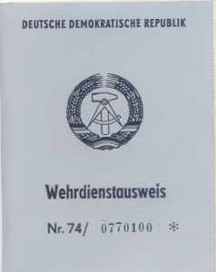 greres Bild - Wehrdienstausweis DDR 197